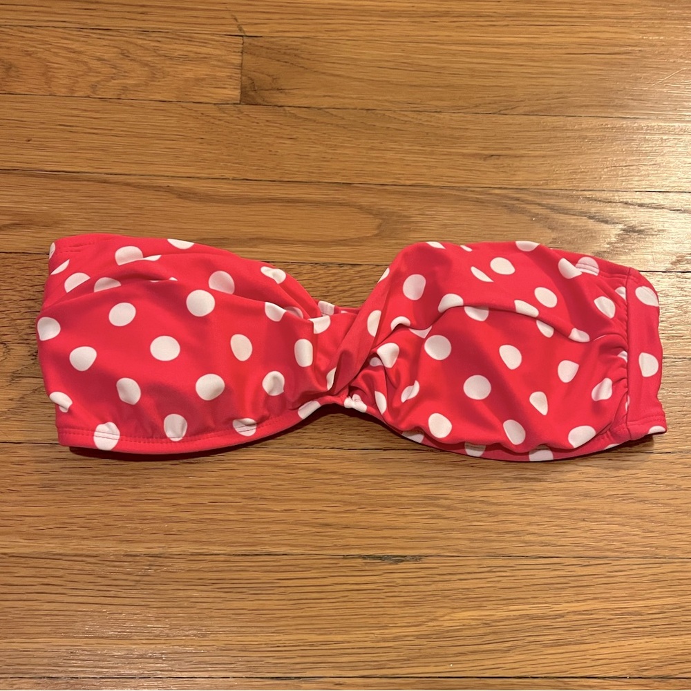 Polka dot bikini top 👙